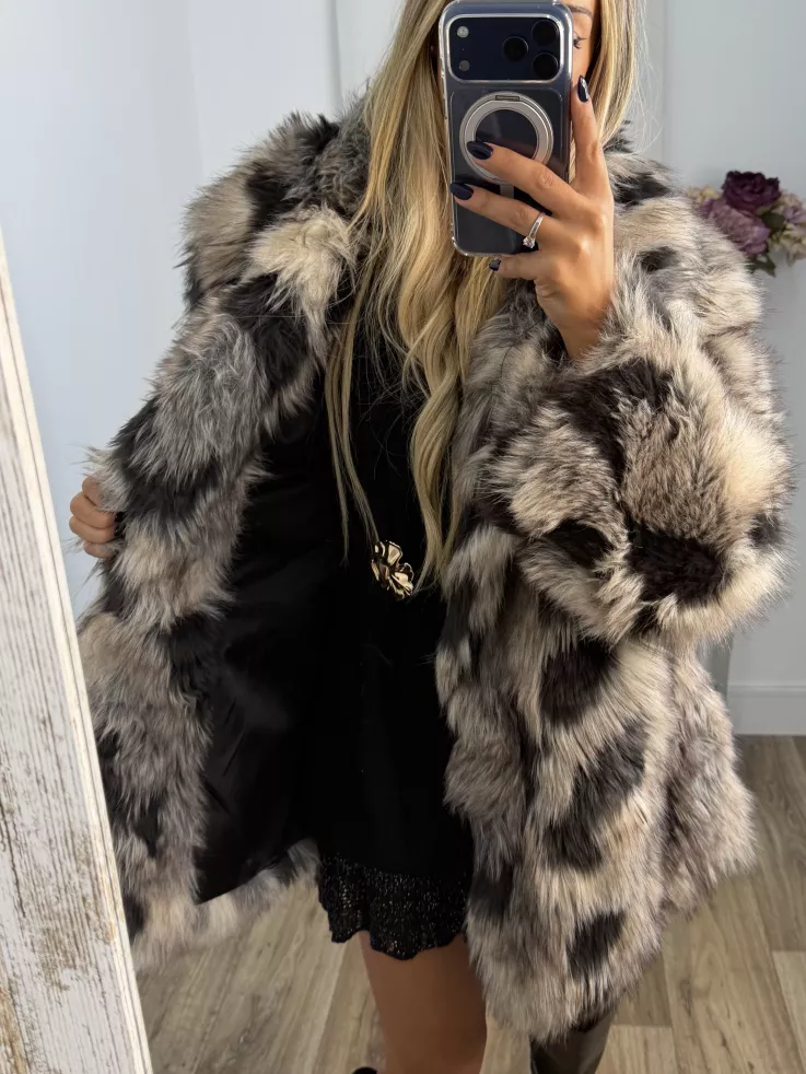 Abrigo Galán tonos beige y negro