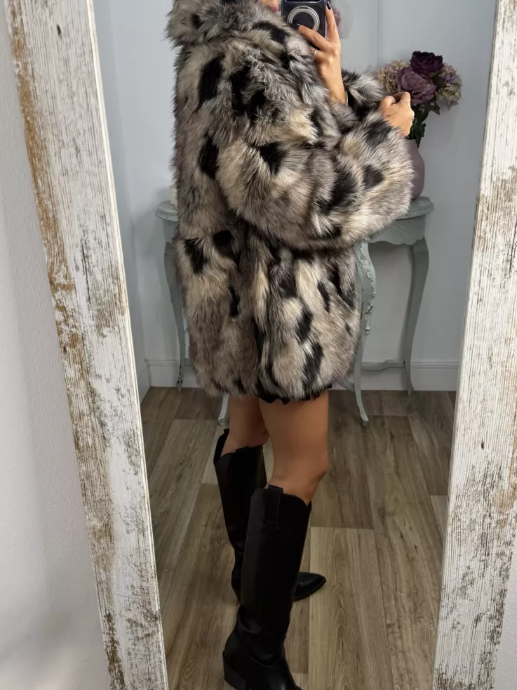 Abrigo Galán tonos beige y negro