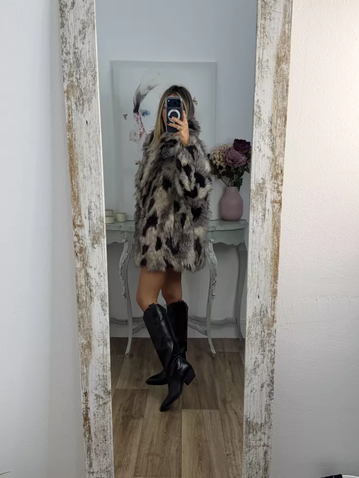 Abrigo Galán tonos beige y negro