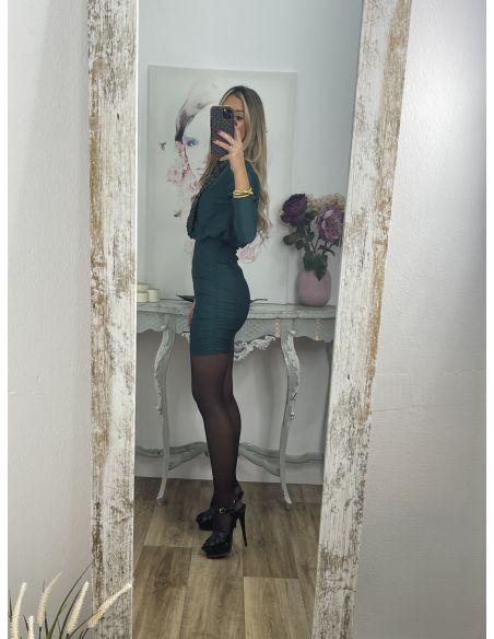 Vestido verde con solapa de lentejuelas