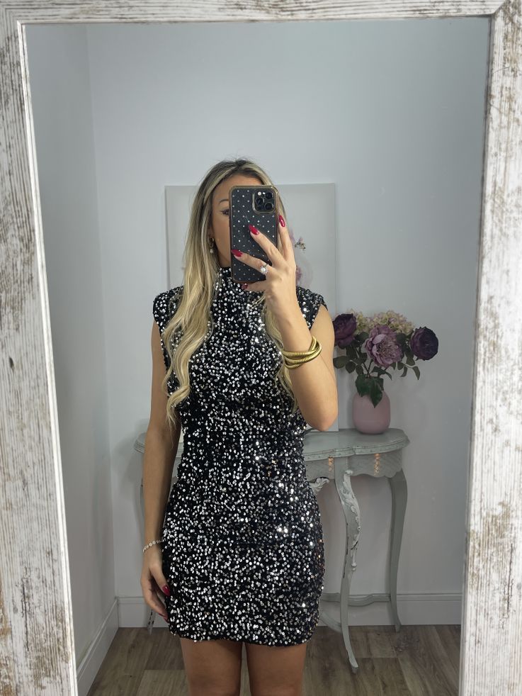 Vestido Claudia de lentejuelas plateadas