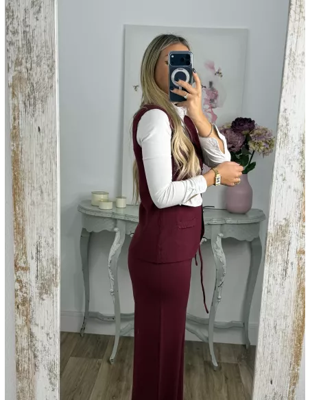 Conjunto tres piezas burdeos