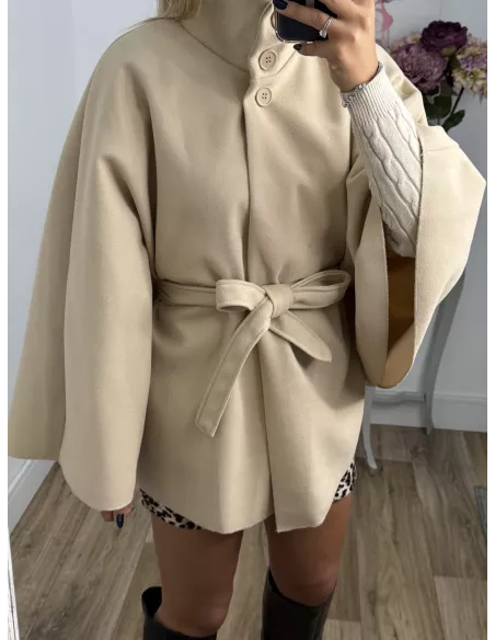 Capa tres botones beige