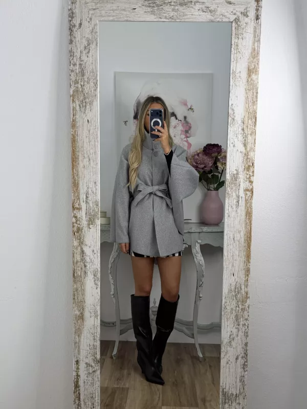 Capa tres botones gris