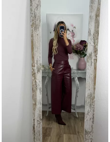 Pantalón culotte polipiel burdeos