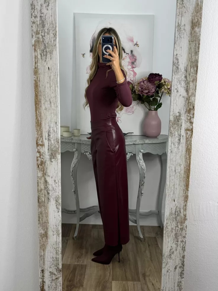 Pantalón culotte polipiel burdeos