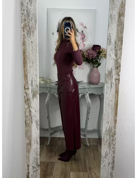 Pantalón culotte polipiel burdeos