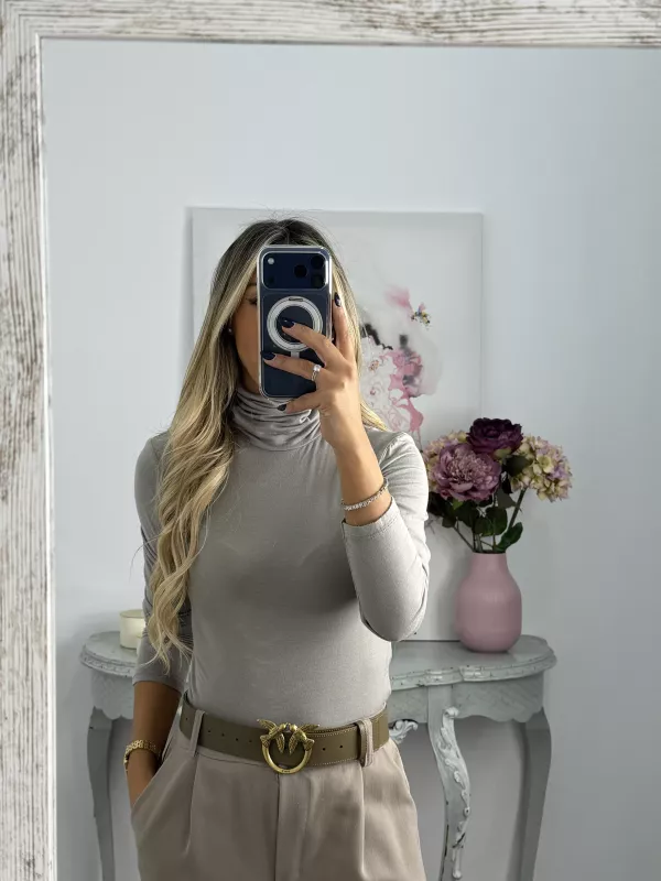 Camiseta Melissa cuello alto taupe