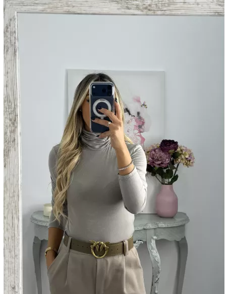 Camiseta Melissa cuello alto taupe