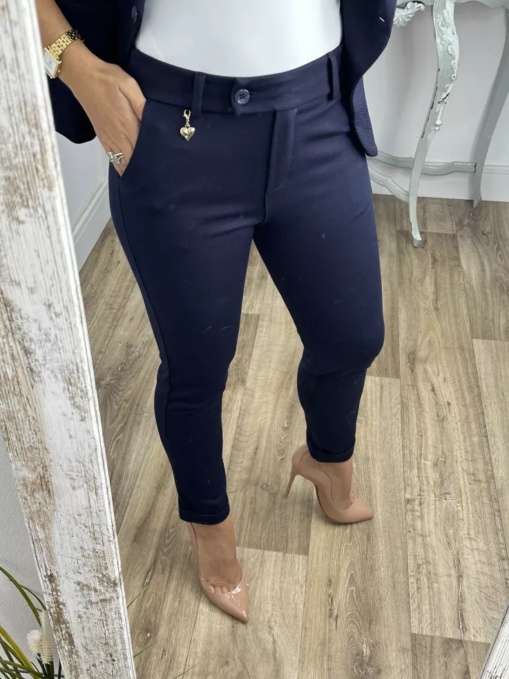 Traje chaqueta y pantalón pitillo azul marino