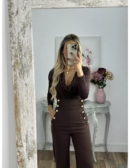 Body marrón con puntilla escote