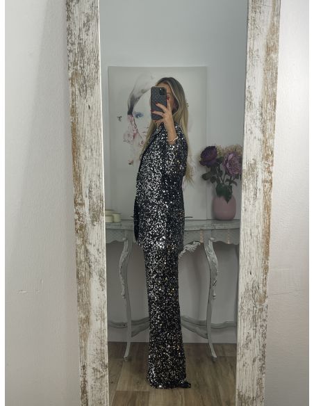 Chaqueta Letizz negra y plateada de lentejuelas