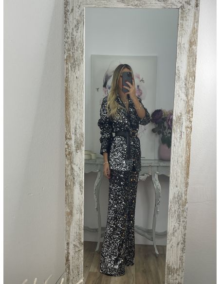 Chaqueta Letizz negra y plateada de lentejuelas