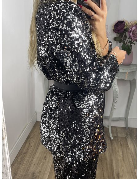 Chaqueta Letizz negra y plateada de lentejuelas