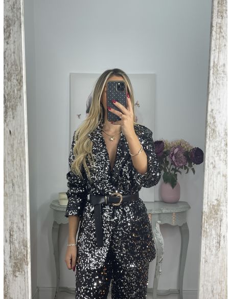 Chaqueta Letizz negra y plateada de lentejuelas