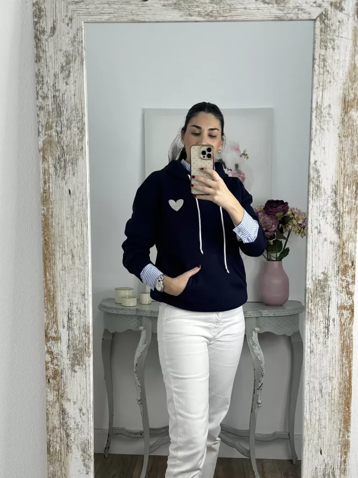 Sudadera azul marino capucha con corazón