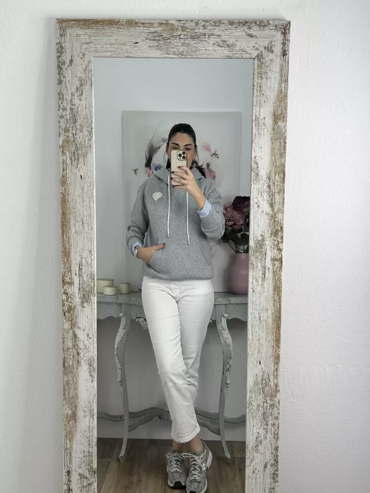 Sudadera gris capucha con corazón