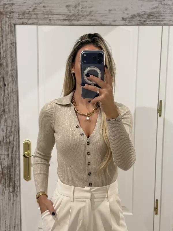 Body de punto dorado con botones