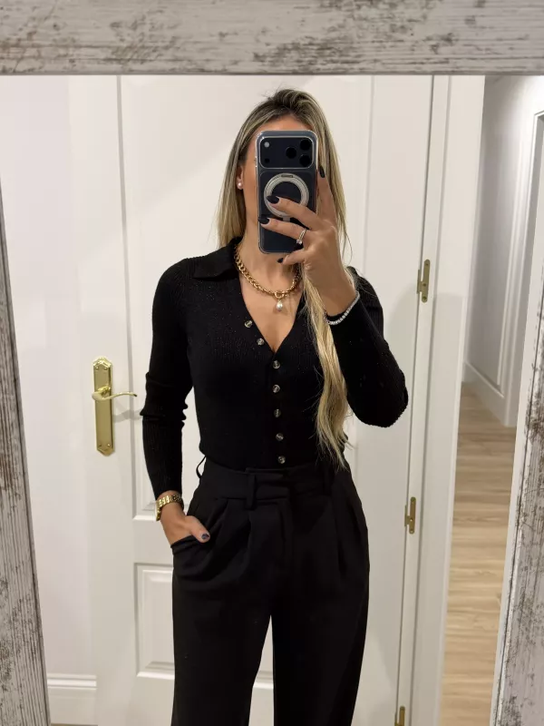 Body de punto negro con botones