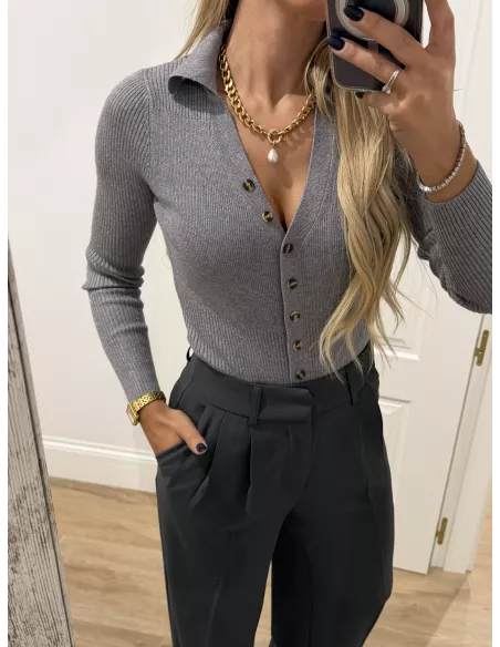 Body de punto gris con botones