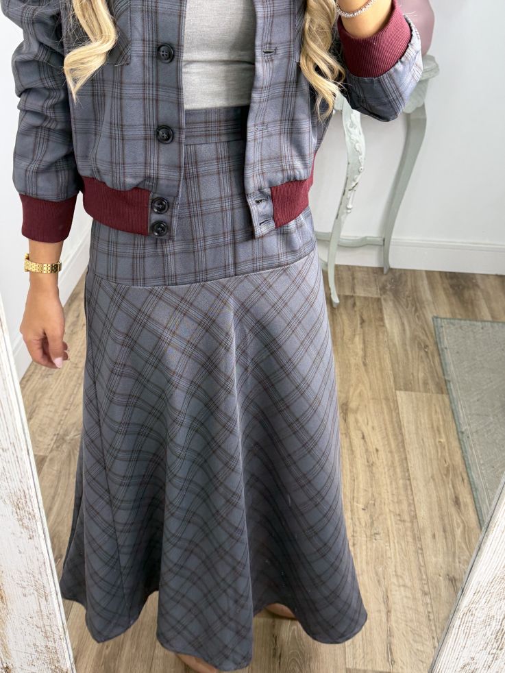 Conjunto bomber cuadros gris y burdeo