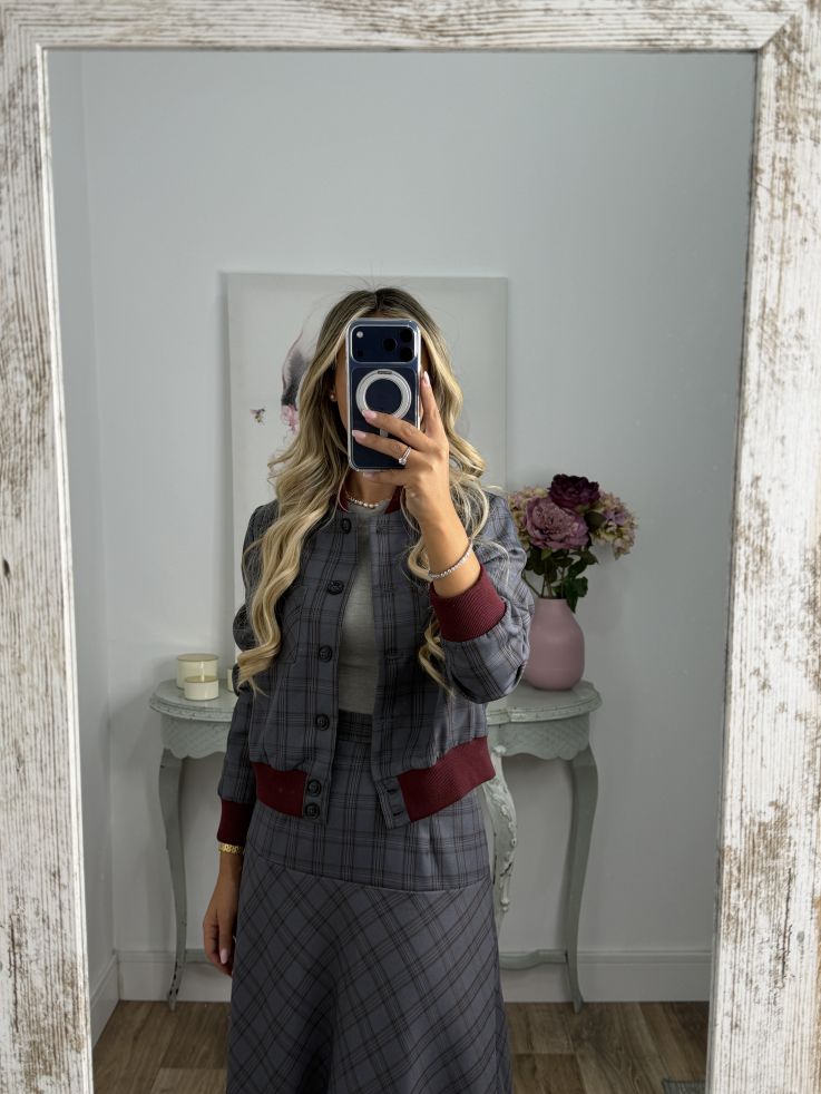 Conjunto bomber cuadros gris y burdeo