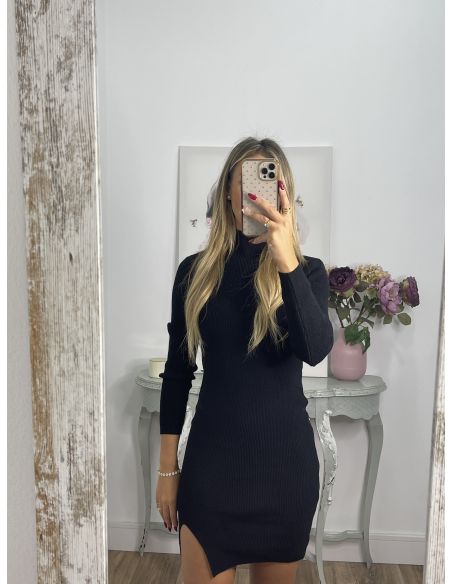 Vestido Ingrid negro abertura