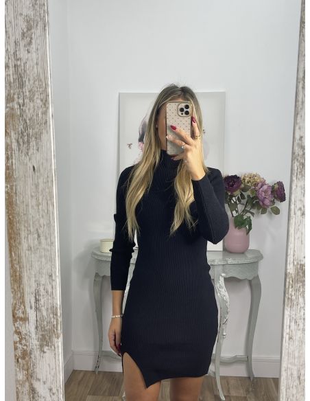 Vestido Ingrid negro abertura