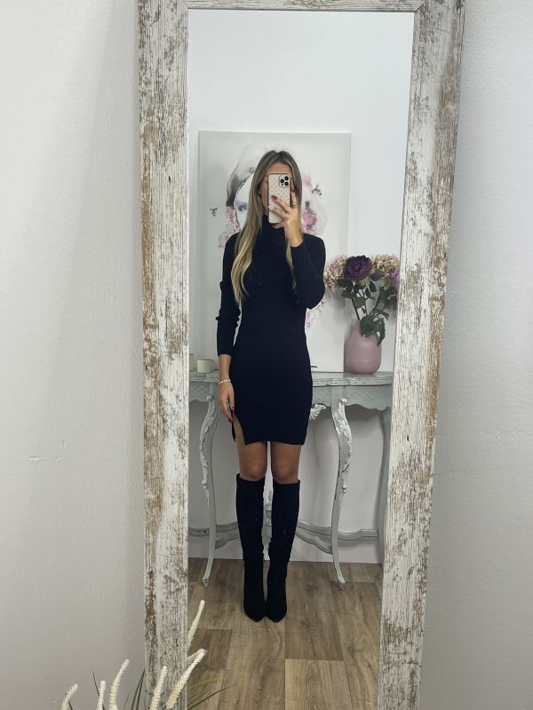 Vestido Ingrid negro abertura