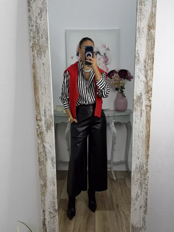 Pantalón culotte polipiel negro