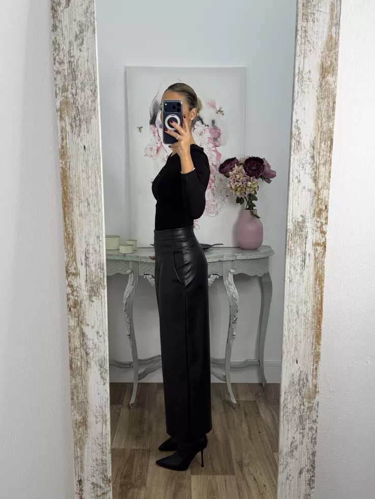 Pantalón culotte polipiel negro
