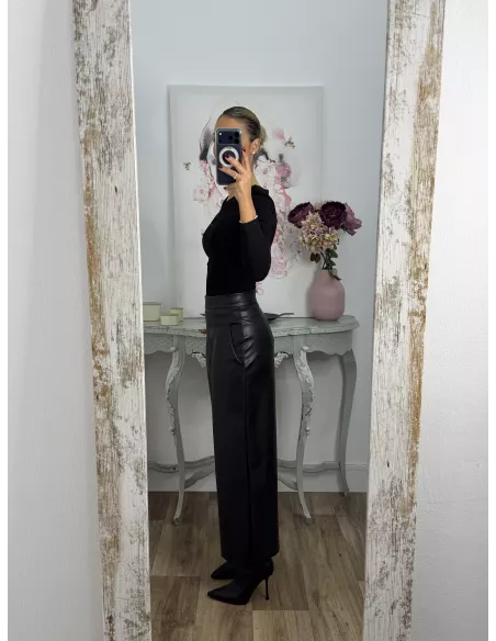 Pantalón culotte polipiel negro