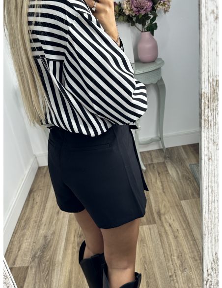 Camisa rayas blanca y negra con bolsillo