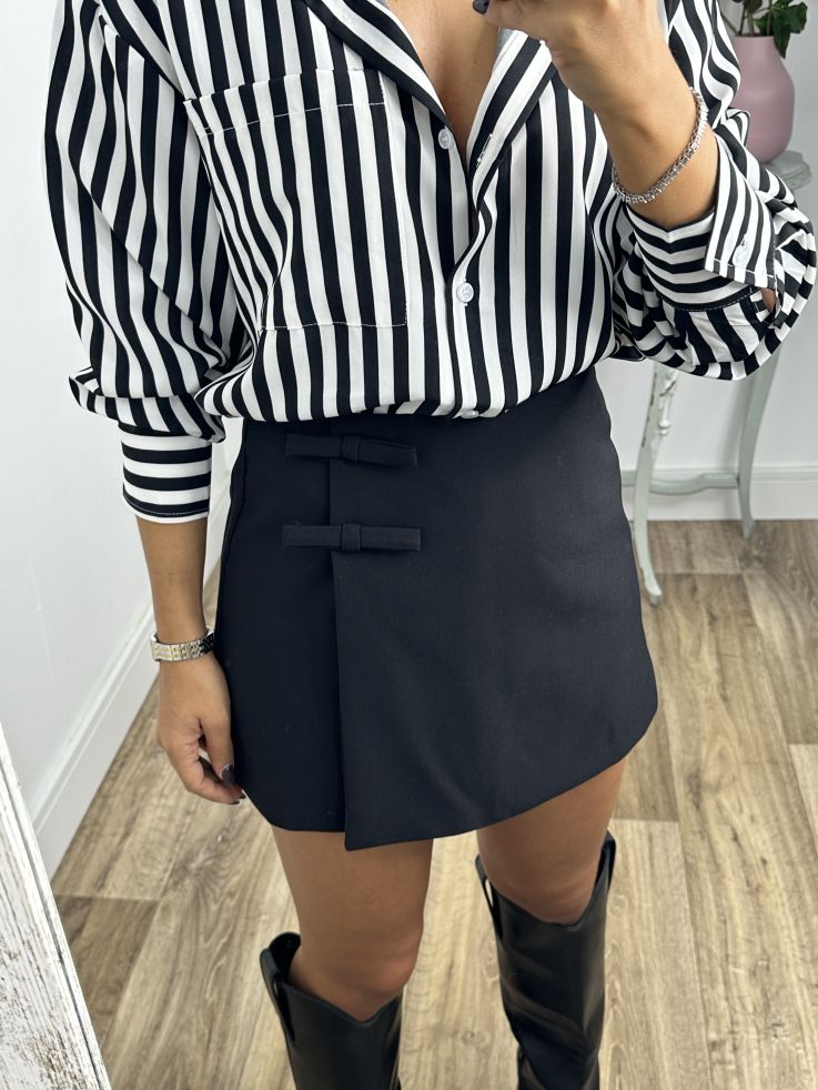 Camisa rayas blanca y negra con bolsillo