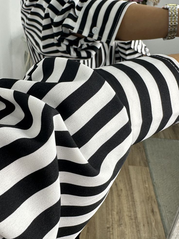 Camisa rayas blanca y negra con bolsillo