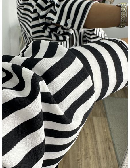 Camisa rayas blanca y negra con bolsillo