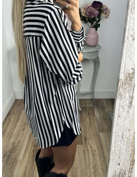 Camisa rayas blanca y negra con bolsillo