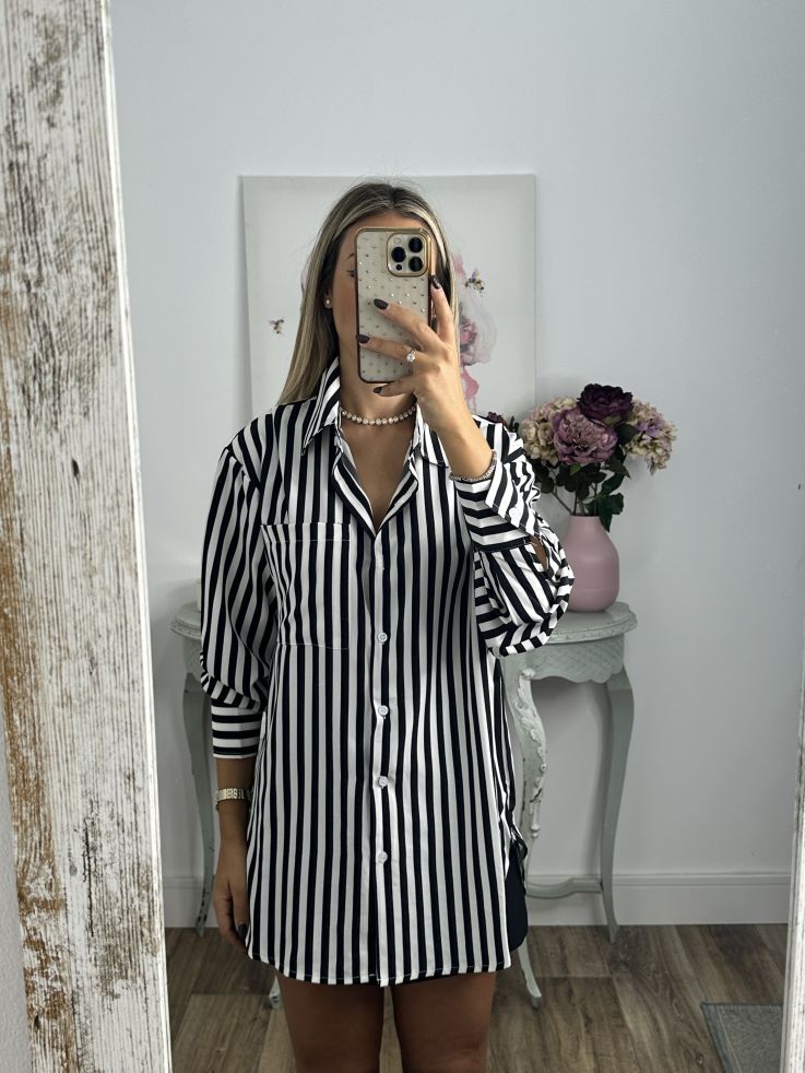 Camisa rayas blanca y negra con bolsillo