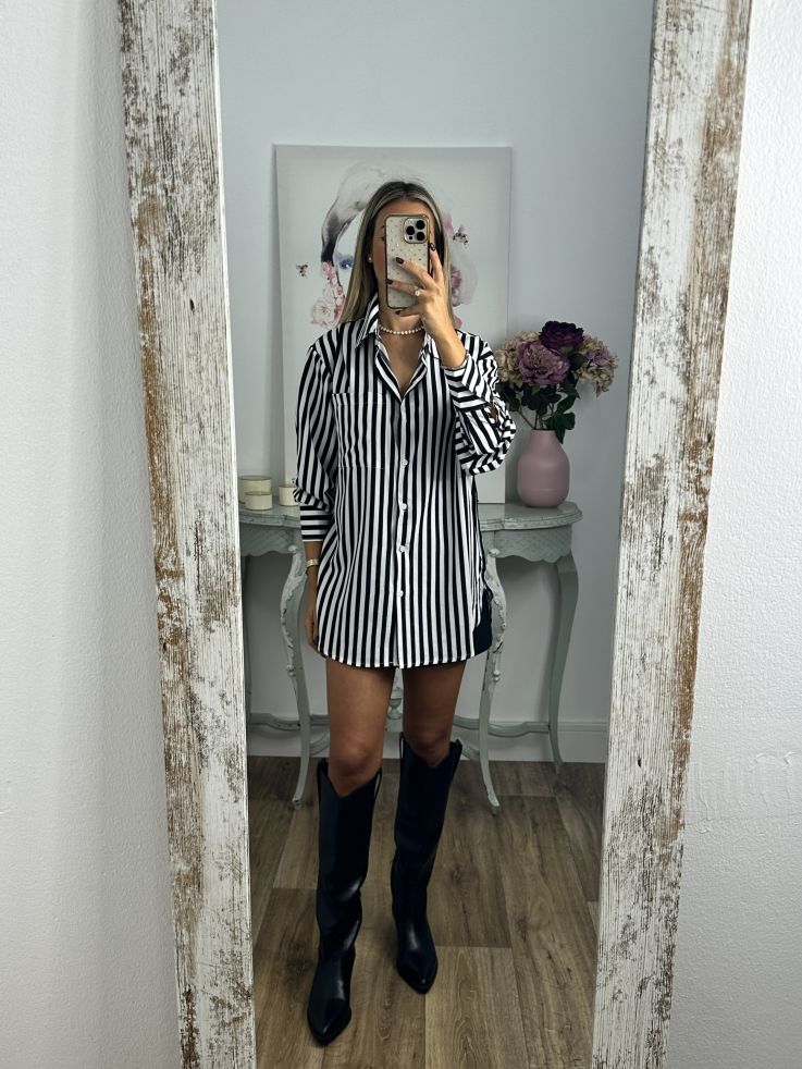 Camisa rayas blanca y negra con bolsillo