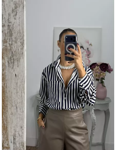 Camisa rayas blanca y azul con bolsillo