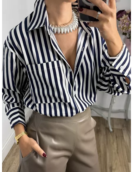 Camisa rayas blanca y azul con bolsillo