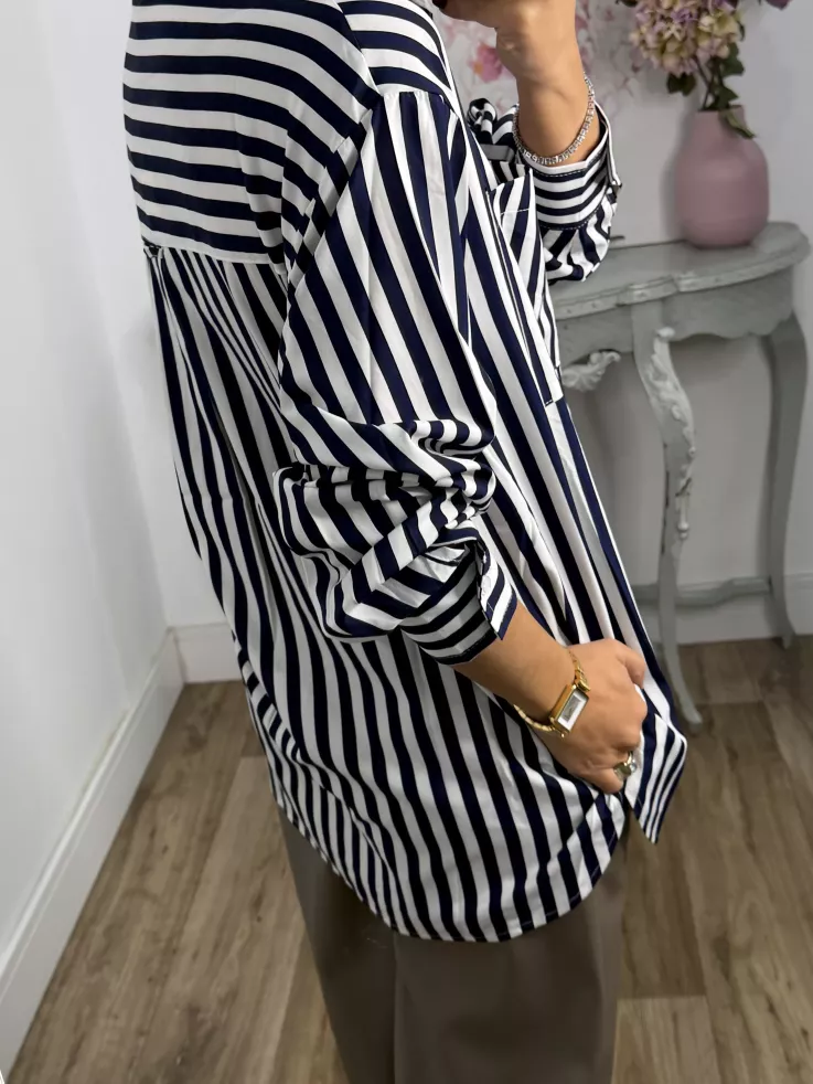 Camisa rayas blanca y azul con bolsillo