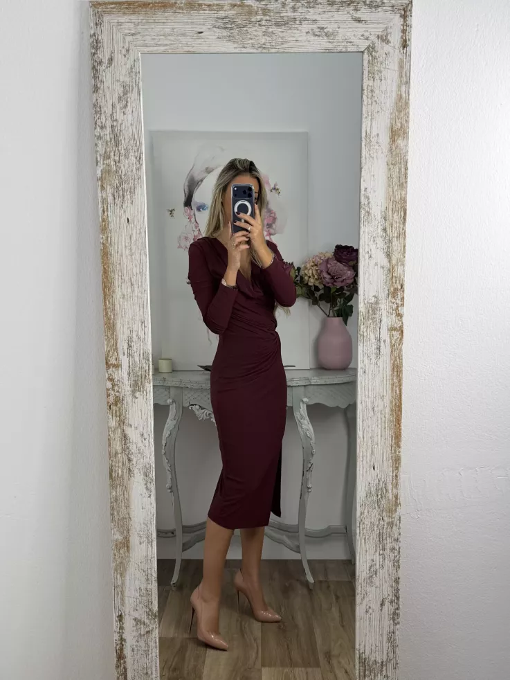 Vestido Margaret cascada burdeo