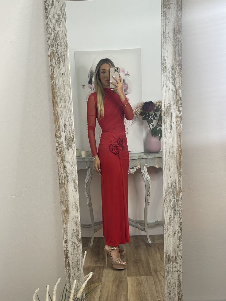 Falda con flores roja