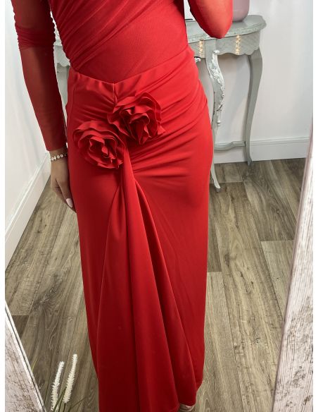 Falda con flores roja