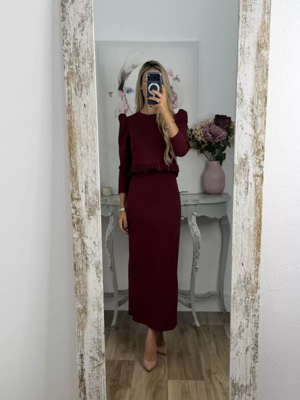 Conjunto Kesar liso burdeos