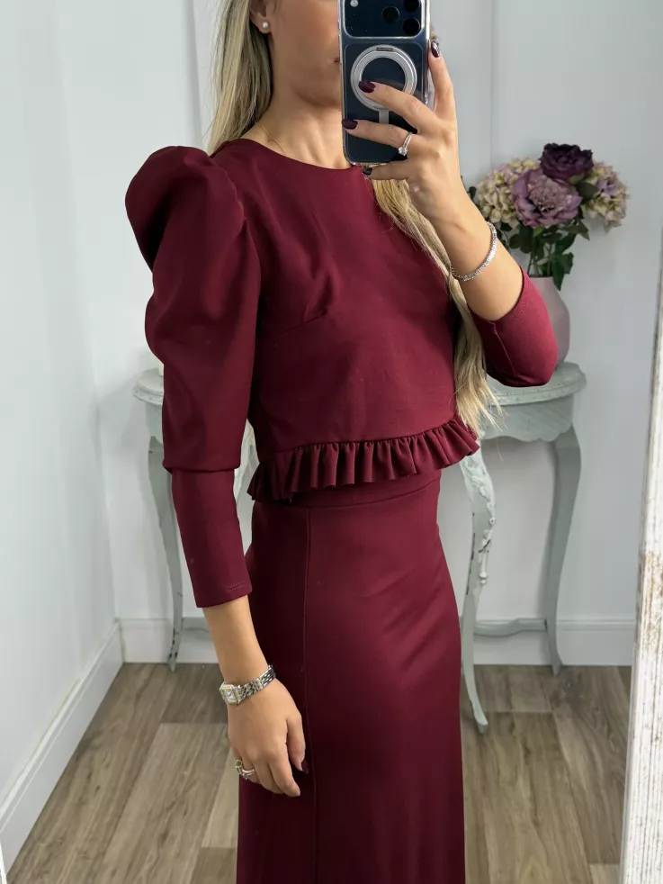 Conjunto Kesar liso burdeos