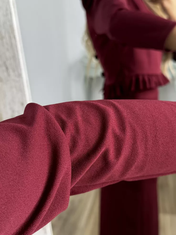 Conjunto Kesar liso burdeos