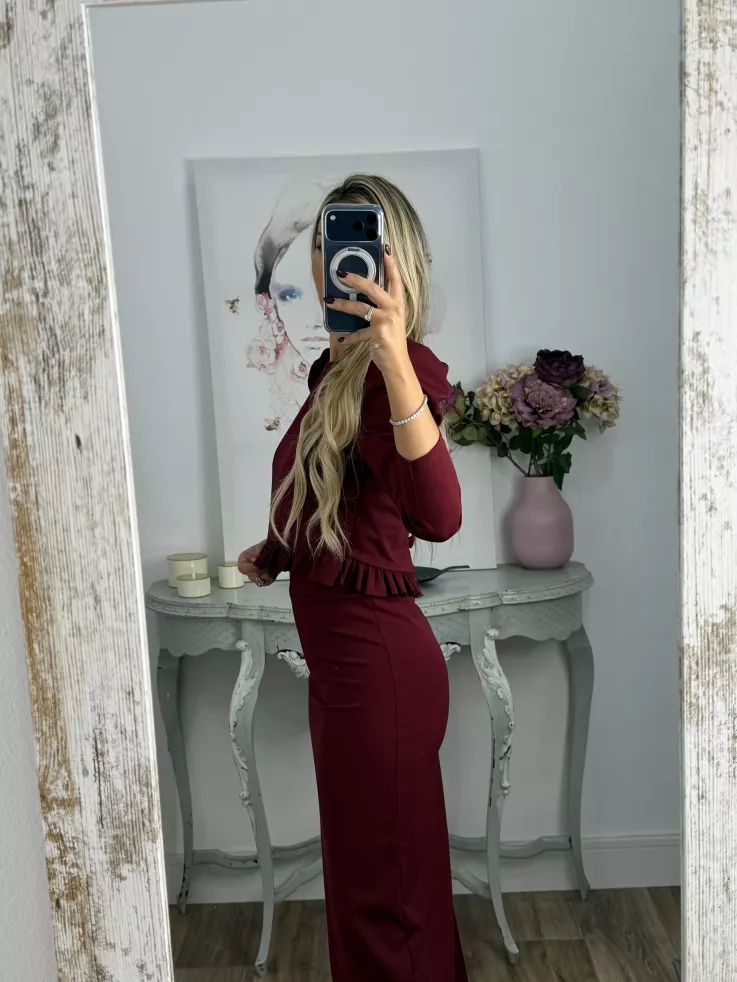 Conjunto Kesar liso burdeos