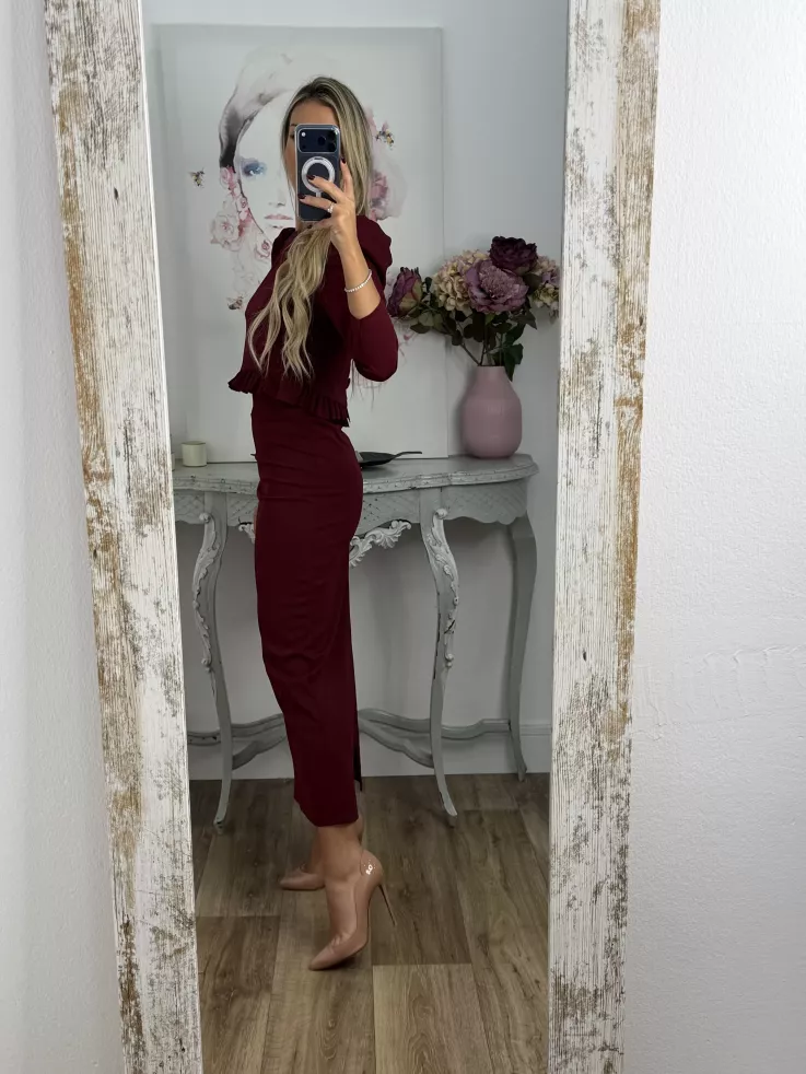 Conjunto Kesar liso burdeos